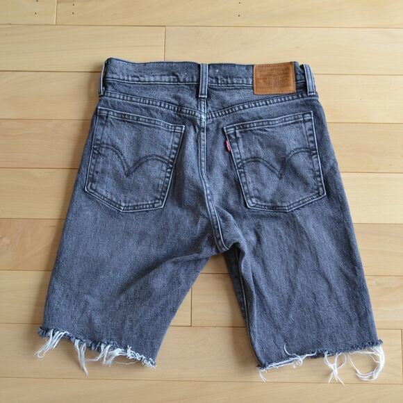 Levis Premeium Wedgie Jean Shorts Stone Black Size 26 Cut Off Straight Leg - Picture 4 of 5